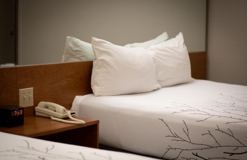 Gering Hotel | Monument Inn & Suites
