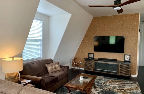 Monument House | Monument- mountain views 15 minutes from USAFA North Gate entrance