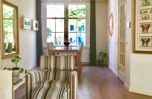 Utrecht City Center House | Monumental House with Sunny Roof Terrace and Breakfast