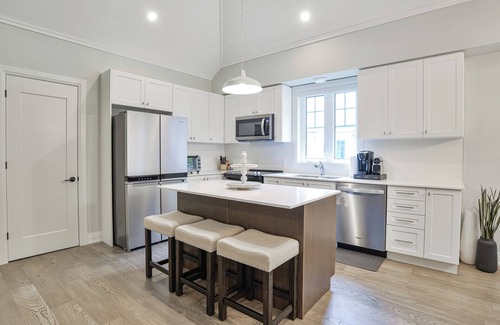 Minett House | Monyca Cottage (#75)