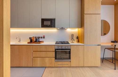 Al Satwa Apartment | Mood 45 - Superior Studio: Modern with City Views