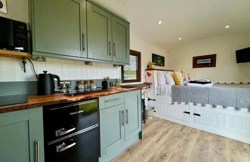 Blaisdon House | Mooffitch Riverview Hut