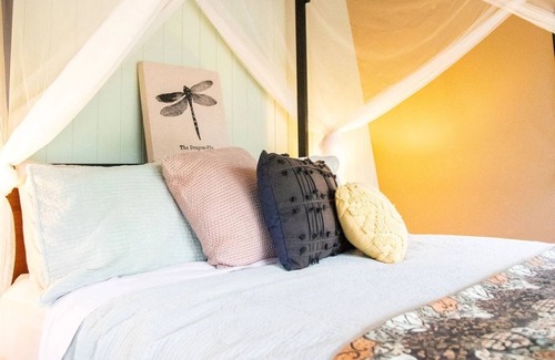 Charlwood Cabin | Moogie Glamp - Magical Bush Glamping Retreat