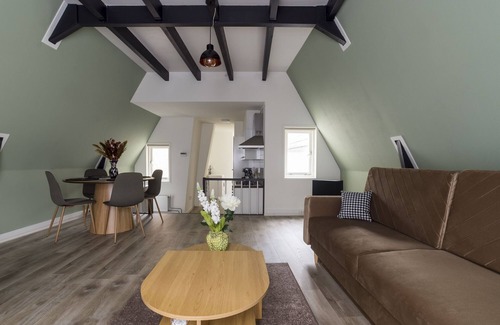 Lisse City Center Apartment | Mooi Appartement 6 Minuten Lopen van Keukenhof en 200 m van Lisse Centrum