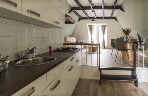 Lisse City Center Apartment | Mooi Appartement 6 Minuten Lopen van Keukenhof en 200 m van Lisse Centrum