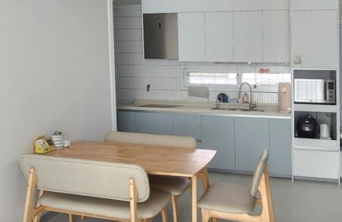 Iksan House | Moon and 7 Pence