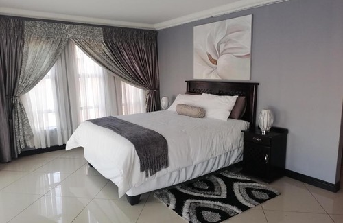 Emalahleni Bed & Breakfast | Moon and Stars Guesthouse
