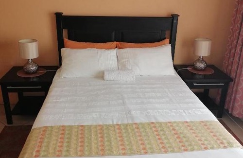 Emalahleni Bed & Breakfast | Moon and Stars Guesthouse