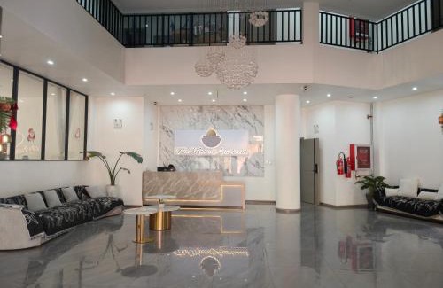 Remera Apartment | moon apartment