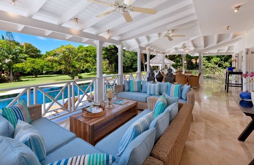 Paynes Bay Villa | Moon Dance | a stunning 6 bedroom villa set in the heart of Barbados.