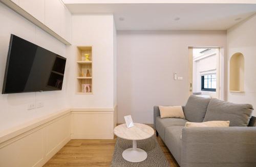 Bang Na Apartment | Moon House BKK Room 2B