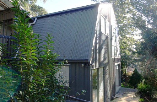 Diamond Creek House | Moon House - family bungalow