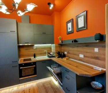 Plovdiv Center Apartment | Moon House Red