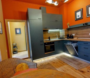 Plovdiv Center Apartment | Moon House Red