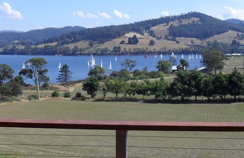 Gardners Bay Villa | Moon River Retreat - Panoramic water views