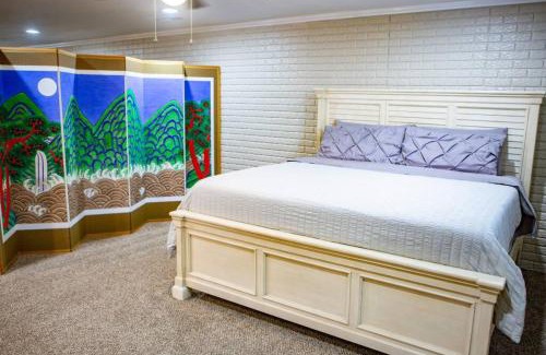 Brookline Station Apartment | Moon River Smart-Suite near Interstate 44 and Airport