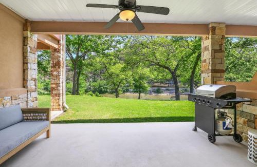 New Braunfels House | Moon River