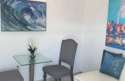 Eleanor Roosevelt Apartment | Moon Roosevelt Downtown local-urban humble area 1-bedroom apartment in San Juan
