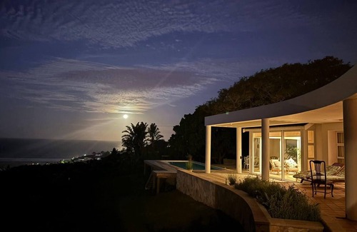 Plettenberg Bay Villa | Moon Tide Villa | 5BD w Pool & Panoramic Sea Views