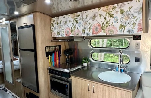 Crellin House | “Moonbeam” (Airstream)
