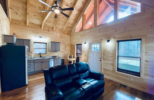 Rogers Cabin | Moonbow Cabin-RRG hot tub-new build