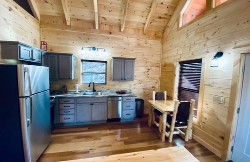 Rogers Cabin | Moonbow Cabin-RRG hot tub-new build