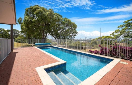 Deepdene House | Moondyne Estate Exclusive & Pet Friendly Hilltop Retreat