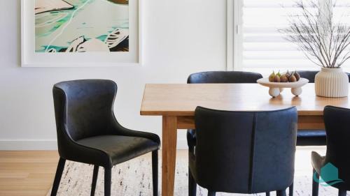 Catherine Hill Bay House | Moonee Retreat - 200m to beach and ocean reserve views