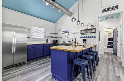 Surfside Beach House | Moonlight Dreams- Gorgeous 3 Bedroom Home close to the beach