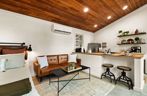Stanton Apartment | Moonlight Ridge - Hot Tub, Fire Pit, Huge Porch, & Dog Friendly