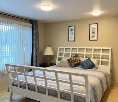 Whitehorse House | Moonlight Stay Downtown Whitehorse
