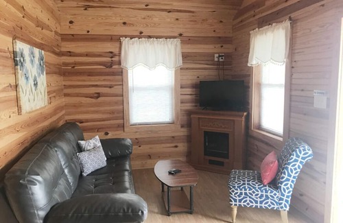 New Bern Cottage | Moonlight Suite 198*
