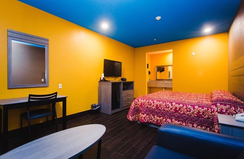 Greater Greenspoint Hotel | Moonlight Suites - Houston George Bush Intl Airport