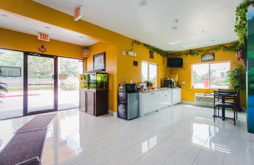 Greater Greenspoint Hotel | Moonlight Suites - Houston/George Bush Int'l Airport