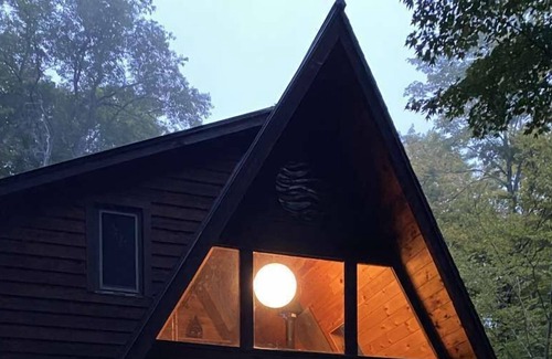 Rensselaerville Ski Chalet | Moonlit Chalet & Nature Sanctuary