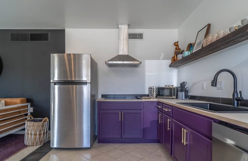 Desert Hot Springs Apartment | Moonlite Nights Desert Stay w Soaking Tub