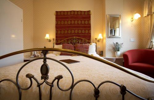 Frampton on Severn House | Moonraker House