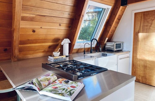 Moonridge Cabin | Moonridge A-Frame – Family Cabin w/Hot Tub & Cozy Vibes