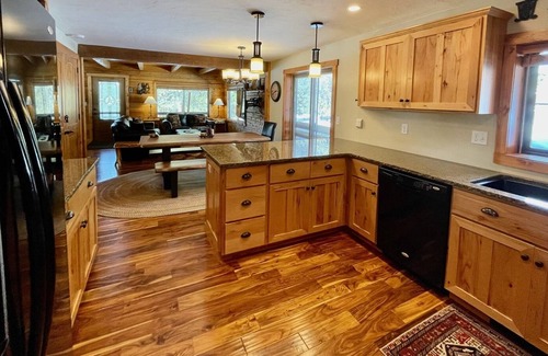 McCall House | Moonridge Hideaway River Access & Dog Friendly