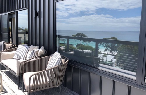 Binalong Bay House | MOONRISE BINALONG BAY Stunning views