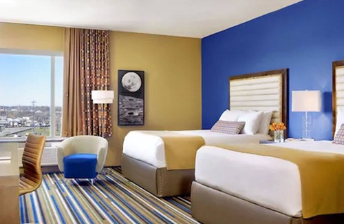 St. Louis Hotel | Moonrise Hotel