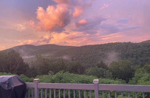 Roxbury House | Moonrise Mountain House, Catskills Retreat