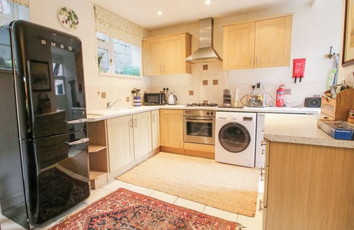 Coalbrookdale Cottage | MOONRIVER, pet friendly, with a garden in Ironbridge