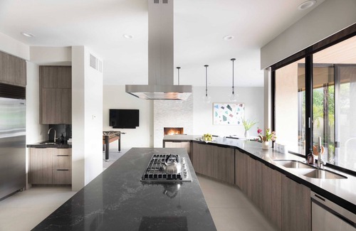 La Quinta Cottage | Moonshine by Avantstay Modern & Stylish Estate w/Bar, Fire Pit & Hot Tub 5 bd