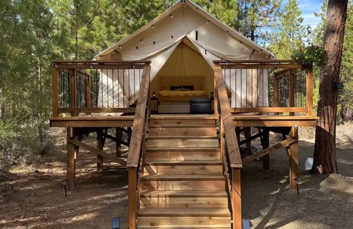 Goldendale RV Rental | “Moonshine Hideaway” KING BED/Outdoor Shower