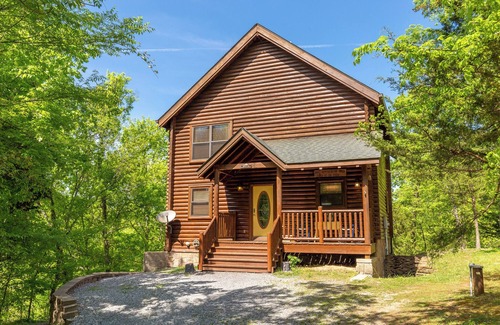 Sevierville Cabin | Moonside Retreat