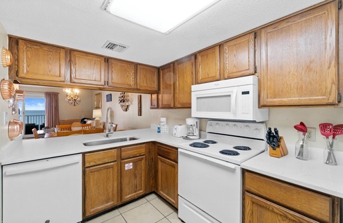 Lower Grand Lagoon Resort | Moonspinner by Book That Condo
