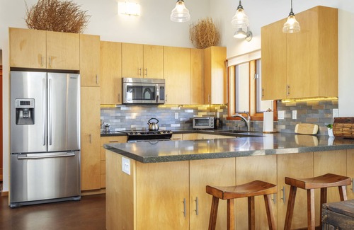 Joshua Tree House | 🌵 MoonView Modern | Hot tub, BBQ & Private Pool 🌵
