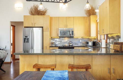 Joshua Tree House | 🌵 MoonView Modern | Hot tub, BBQ & Private Pool 🌵