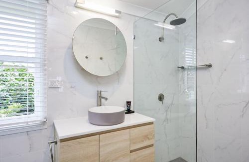 North Tamborine House | Moonya Avocado Farm Cottage - with early check-in